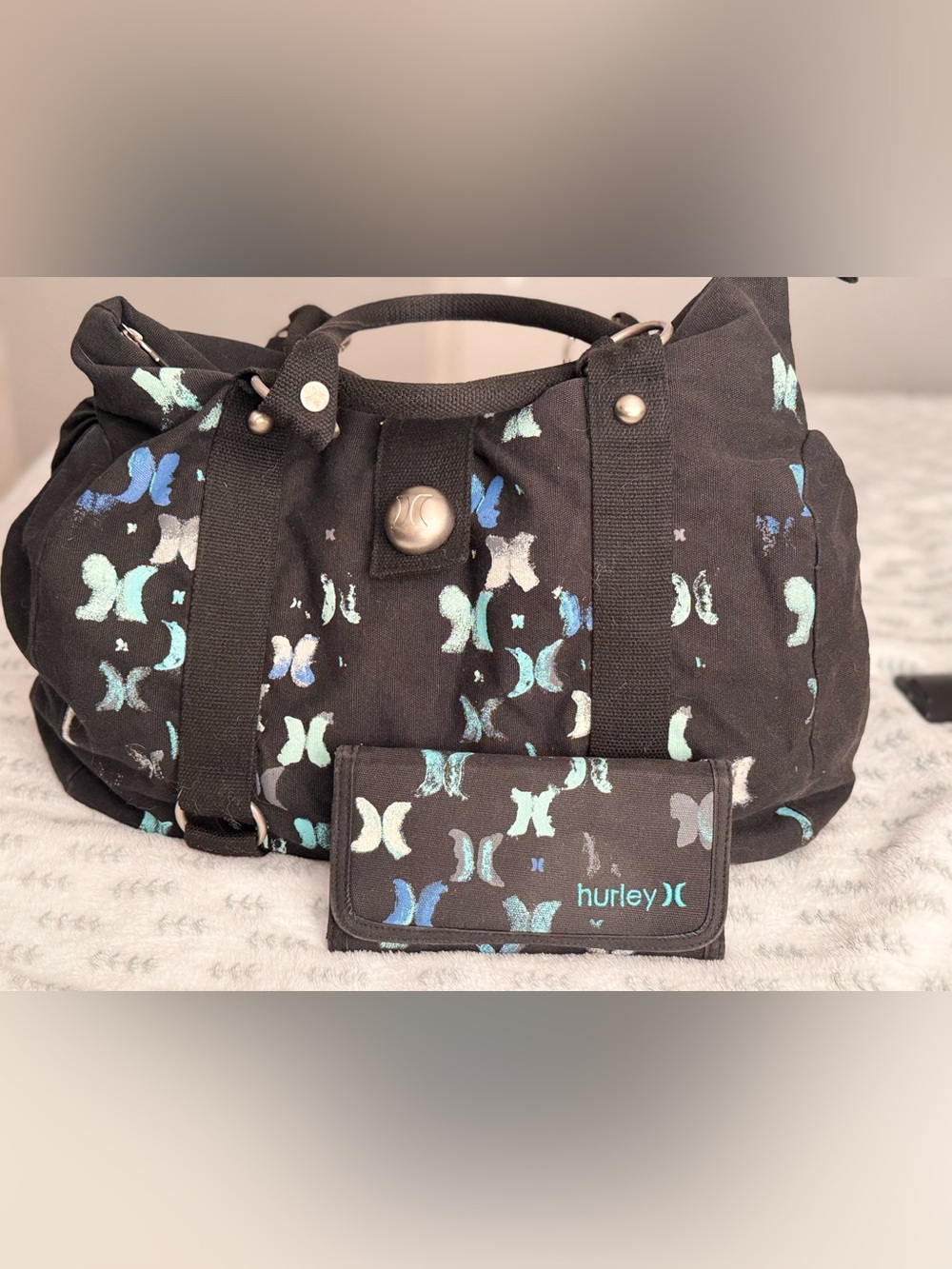 Hurley Black Interior Tote with Zipper Pocket